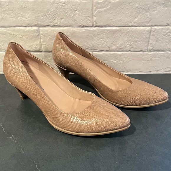 Ecco sz 38 US 7-7.5 taupe leather snake embossed pointed toe heels - Picture 4 of 12